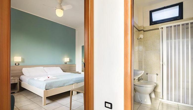 Hotel Dei Bizantini & Villaggio Campo Dei Messapi 산 피에트로 인 베바냐 외부 사진