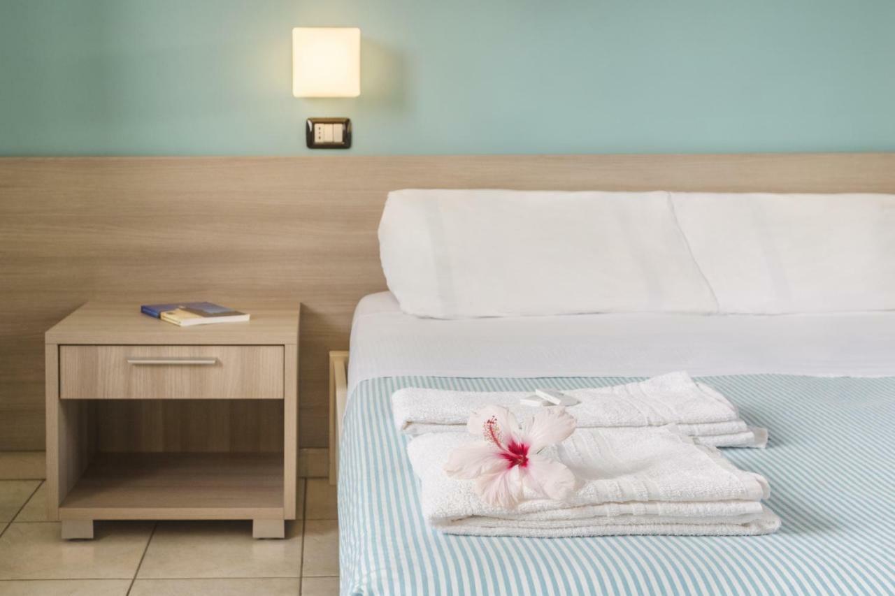 Hotel Dei Bizantini & Villaggio Campo Dei Messapi 산 피에트로 인 베바냐 외부 사진